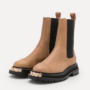 SANDRO
Liam leather Chelsea boots